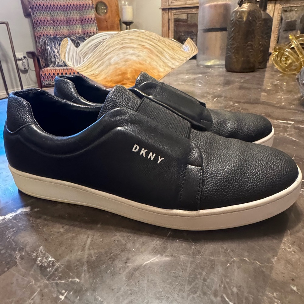 DKNY | Black Leather Sneakers ‘Bobbi’
